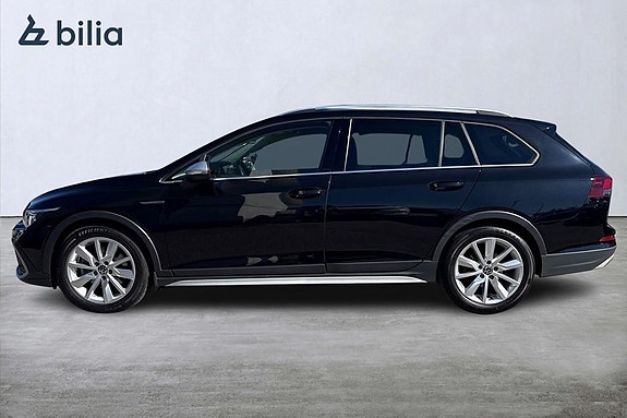 Volkswagen Golf Alltrack 2 of 15