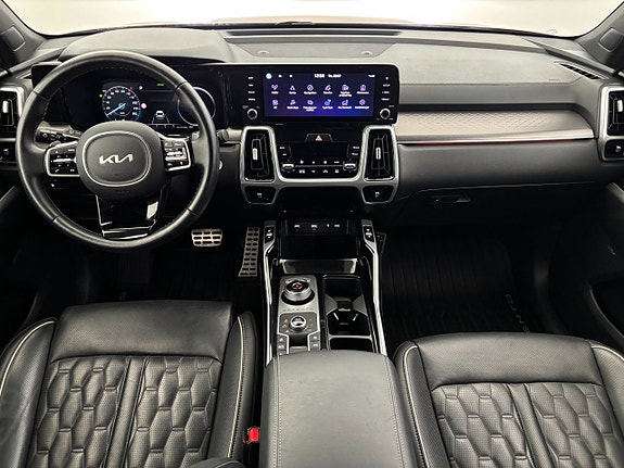 Kia Sorento 18 of 23