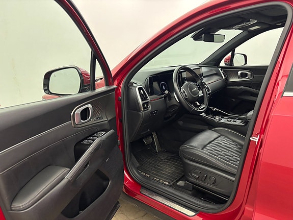 Kia Sorento 12 of 23