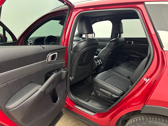 Kia Sorento 14 of 23