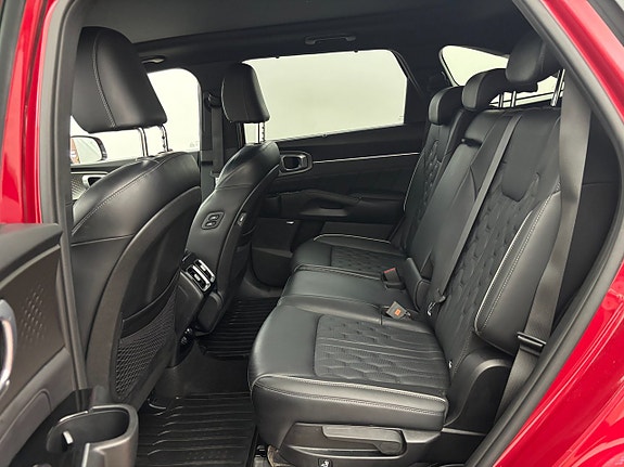 Kia Sorento 15 of 23