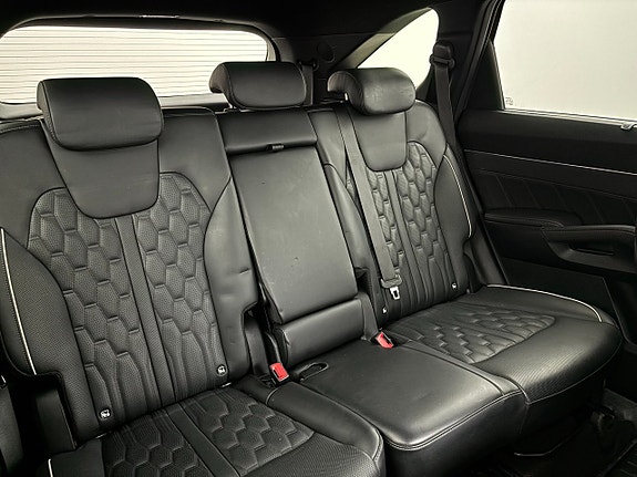 Kia Sorento 16 of 23
