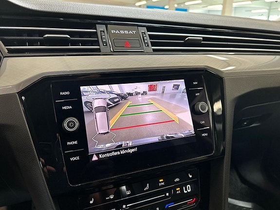 Volkswagen Passat 16 of 16