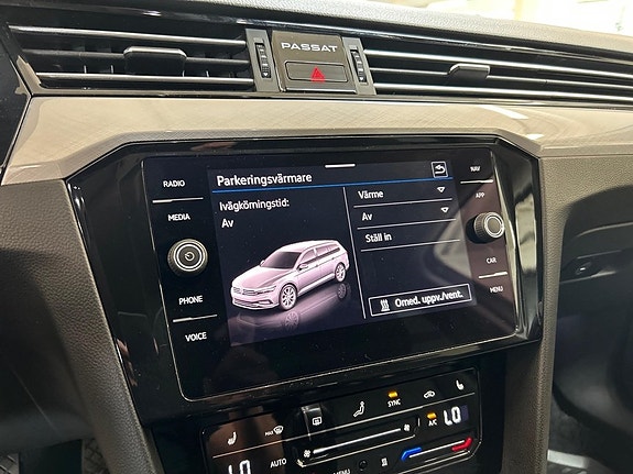 Volkswagen Passat 14 of 16