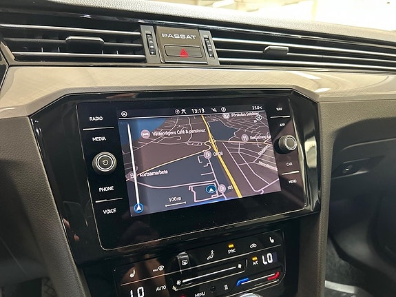 Volkswagen Passat 15 of 16