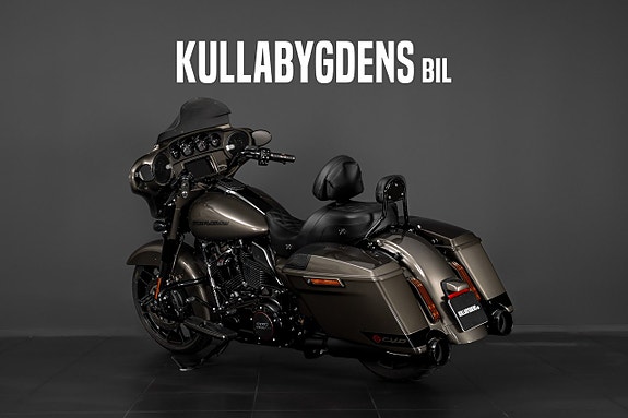 Harley-Davidson CVO Street Glide | Rinehart | Saddlemen | Rockford Fosgate 3 of 19