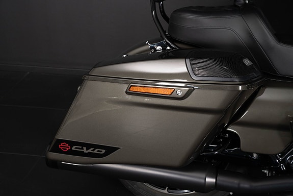 Harley-Davidson CVO Street Glide | Rinehart | Saddlemen | Rockford Fosgate 13 of 19