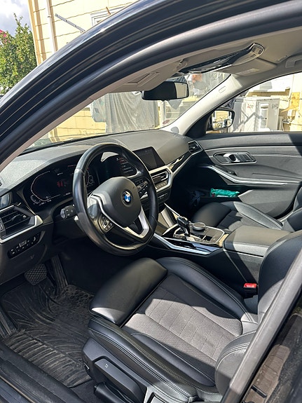 BMW 330e 8 of 9