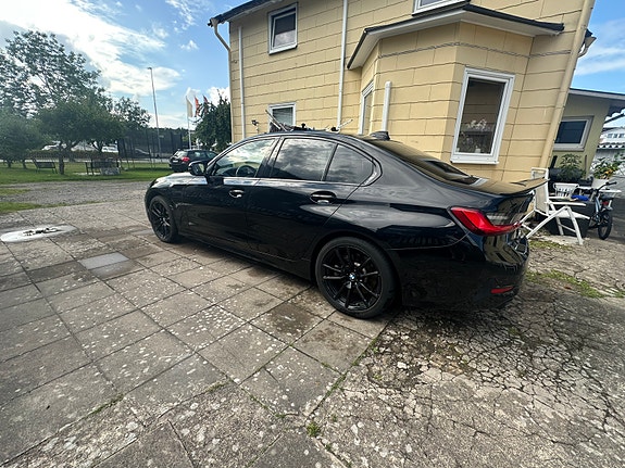 BMW 330e 7 of 9
