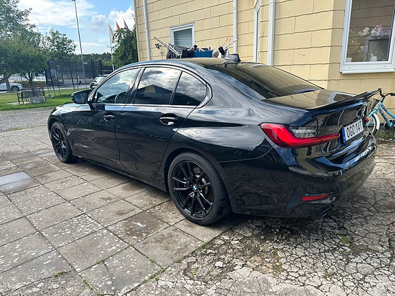 BMW 330e 5 of 9