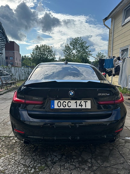 BMW 330e 3 of 9