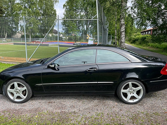 Mercedes-Benz CLK200 4 of 6