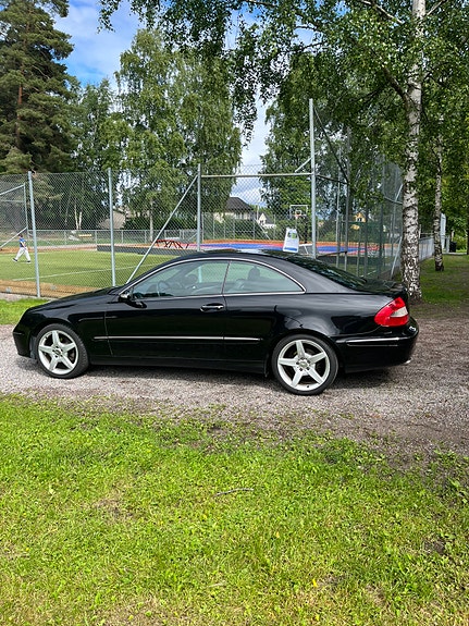 Mercedes-Benz CLK200 2 of 6