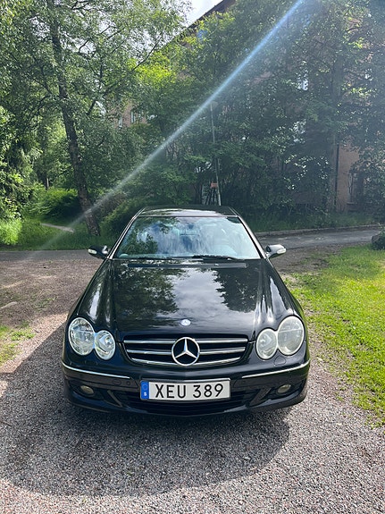 Mercedes-Benz CLK200 3 of 6