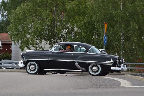 Chevrolet Bel Air 2 of 10