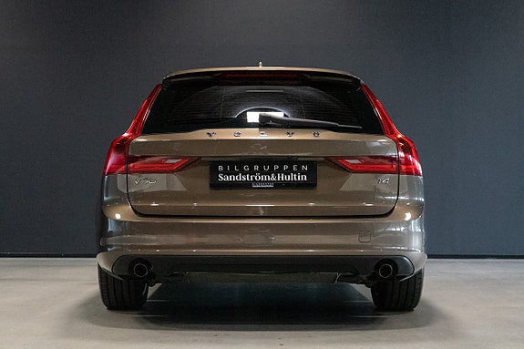 Volvo V90 8 of 18