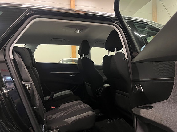 Peugeot 5008 12 of 18