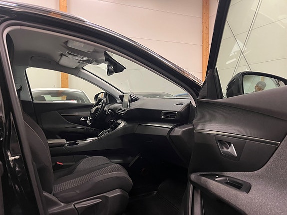 Peugeot 5008 10 of 18