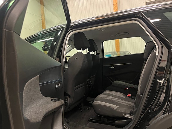 Peugeot 5008 14 of 18