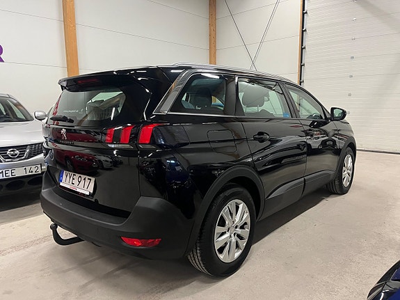 Peugeot 5008 4 of 18