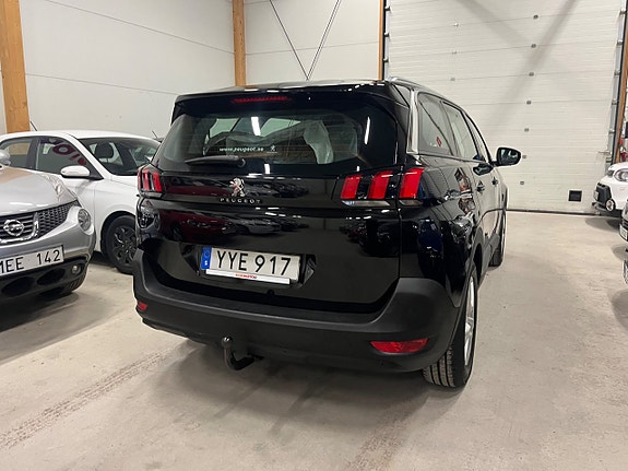 Peugeot 5008 5 of 18