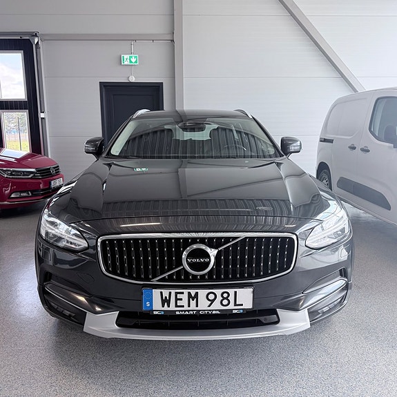 Volvo V90 Cross Country 10 of 22