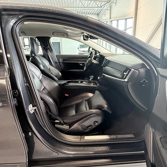 Volvo V90 Cross Country 15 of 22
