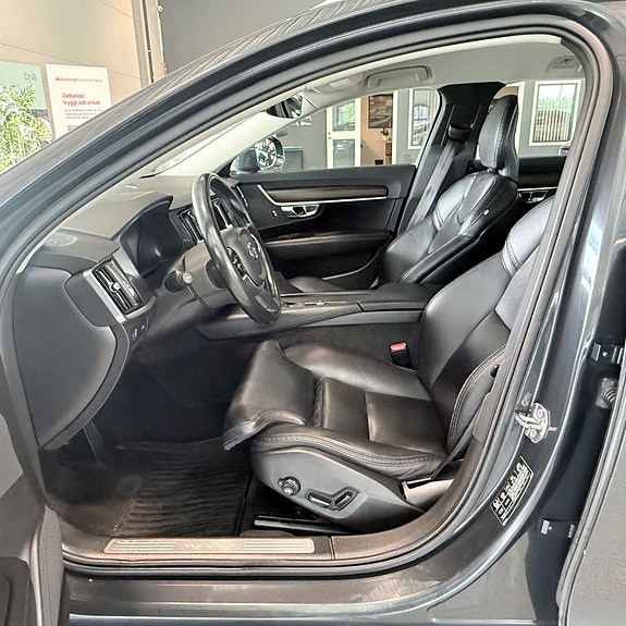 Volvo V90 Cross Country 12 of 22