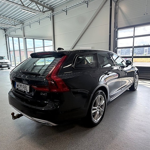 Volvo V90 Cross Country 3 of 22