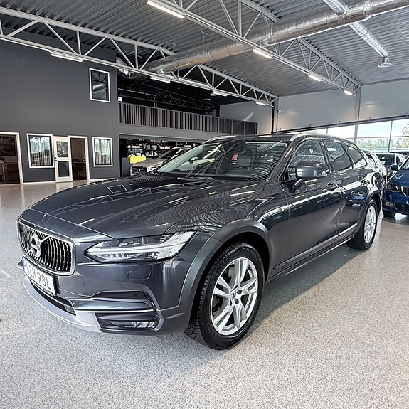 Volvo V90 Cross Country 9 of 22
