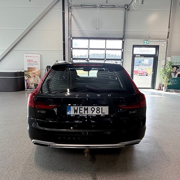 Volvo V90 Cross Country 4 of 22