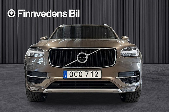 Volvo XC90 5 of 18