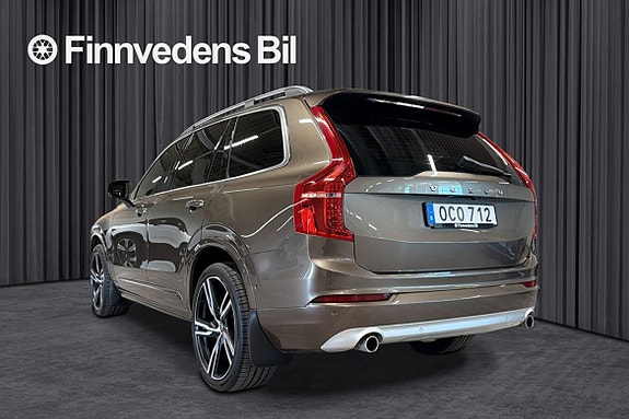 Volvo XC90 3 of 18