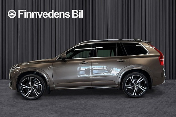 Volvo XC90 2 of 18