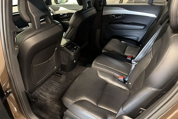 Volvo XC90 11 of 18