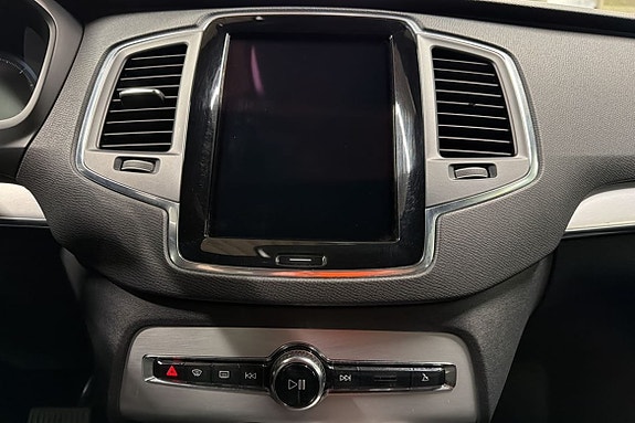 Volvo XC90 13 of 18
