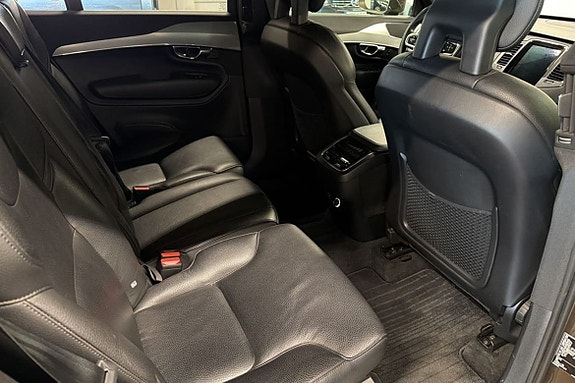 Volvo XC90 16 of 18