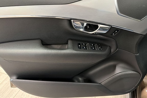 Volvo XC90 7 of 18