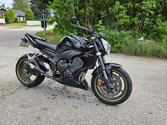 Yamaha FZ1-N Fazer 2 of 3