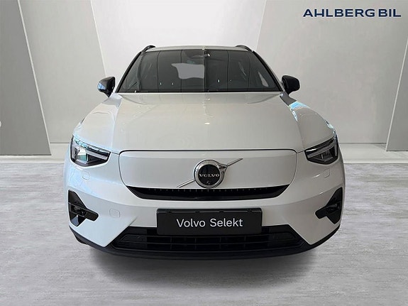 Volvo EX40 4 of 21