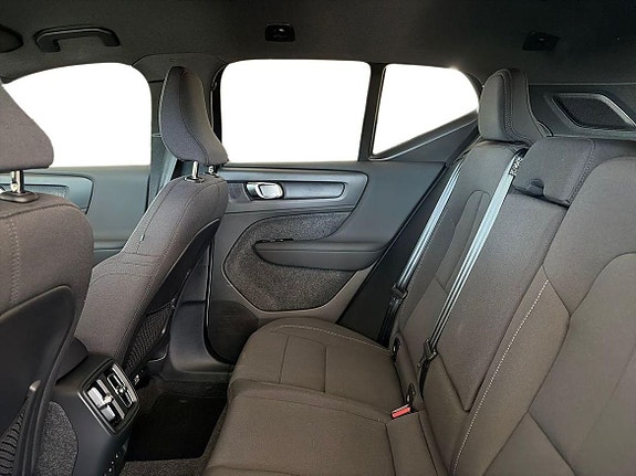 Volvo EX40 12 of 21