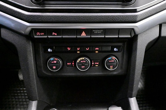 Volkswagen Amarok 19 of 23