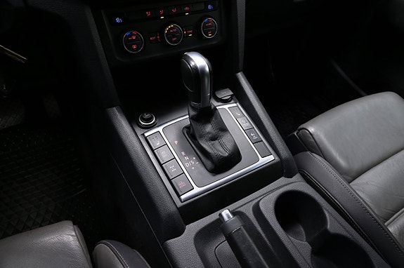 Volkswagen Amarok 18 of 23