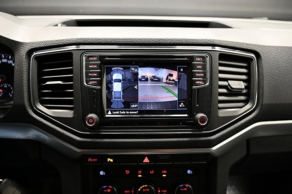 Volkswagen Amarok 20 of 23