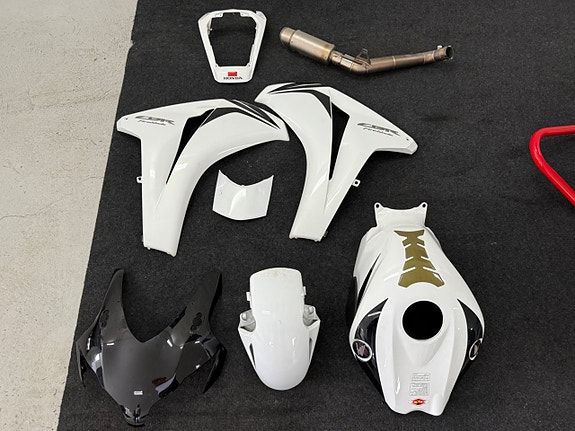 Honda Powersports CBR1000RR 1300mil/1 ägare/ #RESERVERAD# 2 of 16