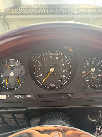 Mercedes-Benz 280 SLC 10 of 12