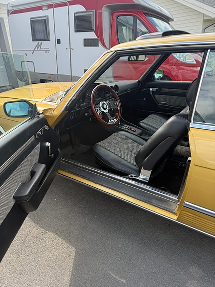 Mercedes-Benz 280 SLC 7 of 12