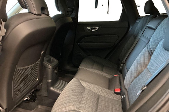 Volvo XC60 16 of 27