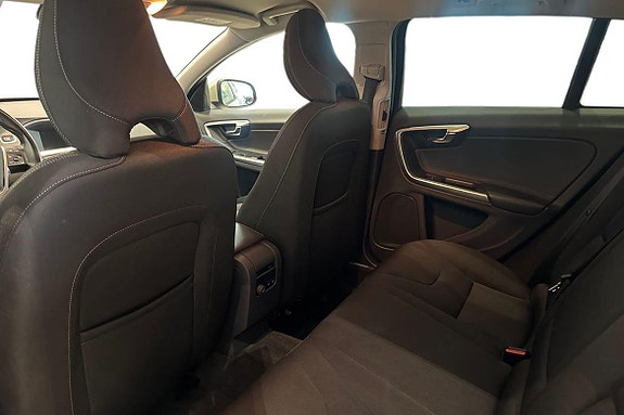 Volvo V60 13 of 21