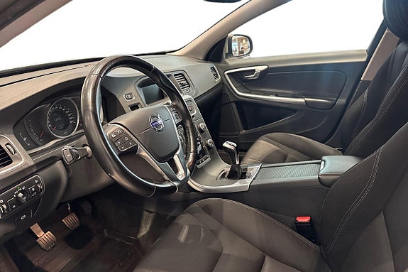Volvo V60 14 of 21